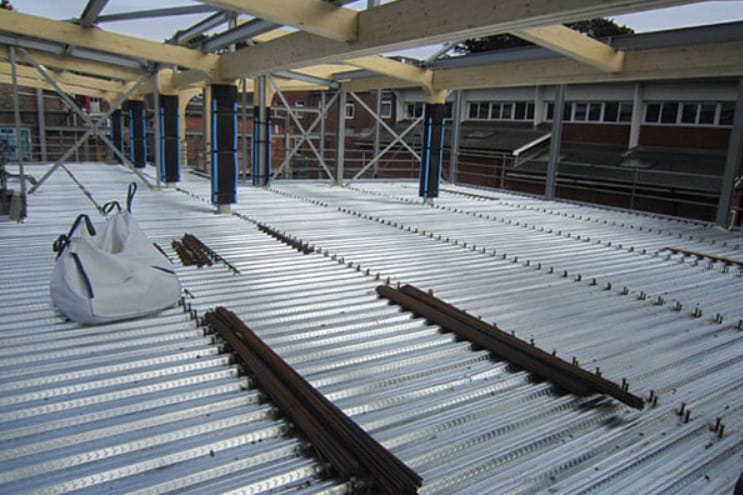 金属楼承板设备生产线