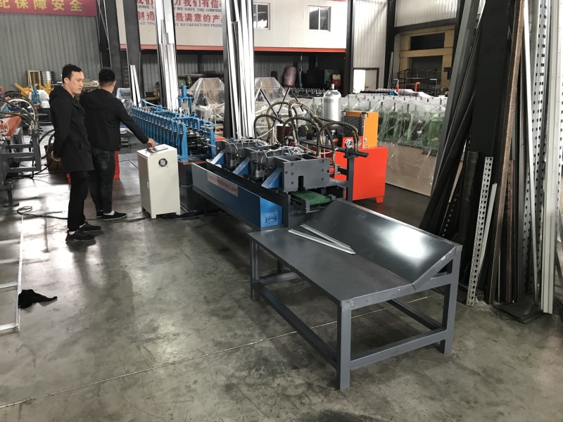 中拓全自动吊顶T型龙骨设备