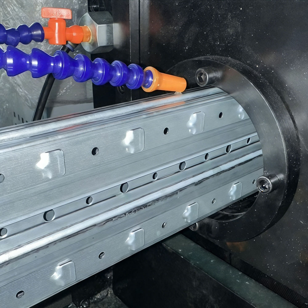 深耕高精度成型技术|SR-M9030 M9双机架闭口立柱机,仓储装备制造优选方案 深耕高精度成型技术|SR-M9030 M9双机架闭口立柱机,仓储装备制造优选方案